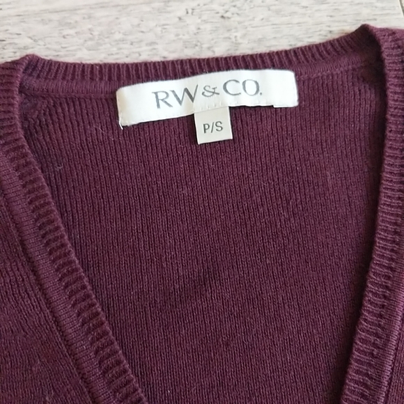 RW&CO Burgundy V-neck Knit Sweater - Picture 3 of 7